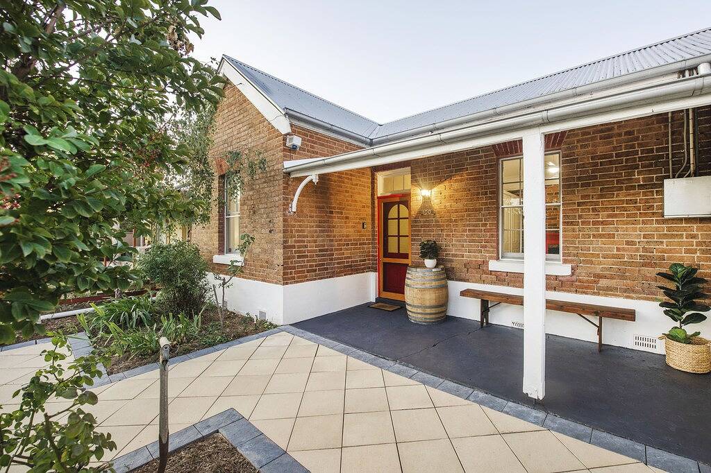 Kingsize-Bett und 2 Queensize-Betten, 5 Minuten zu Fuß zum Stadtzentrum in Mudgee, Mid-Western Regional Council