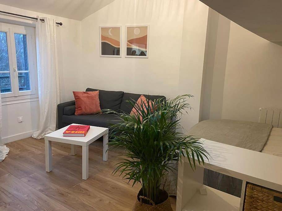 Appartement entier, La Mansarde Lcd Pontoise in Pontoise, Val-d'Oise