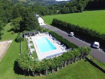 Gîte pour 4 personnes, avec jardin ainsi que piscine et vue à Saint-Jacques-des-Blats