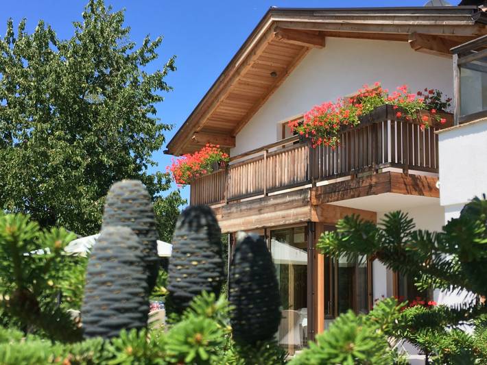 Ferienhaus für 4 Personen, mit Sauna und Garten sowie Pool und Terrasse, mit Haustier in den Dolomiten