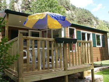 Camping pour 4 personnes, avec terrasse et piscine, animaux acceptés dans Lozère