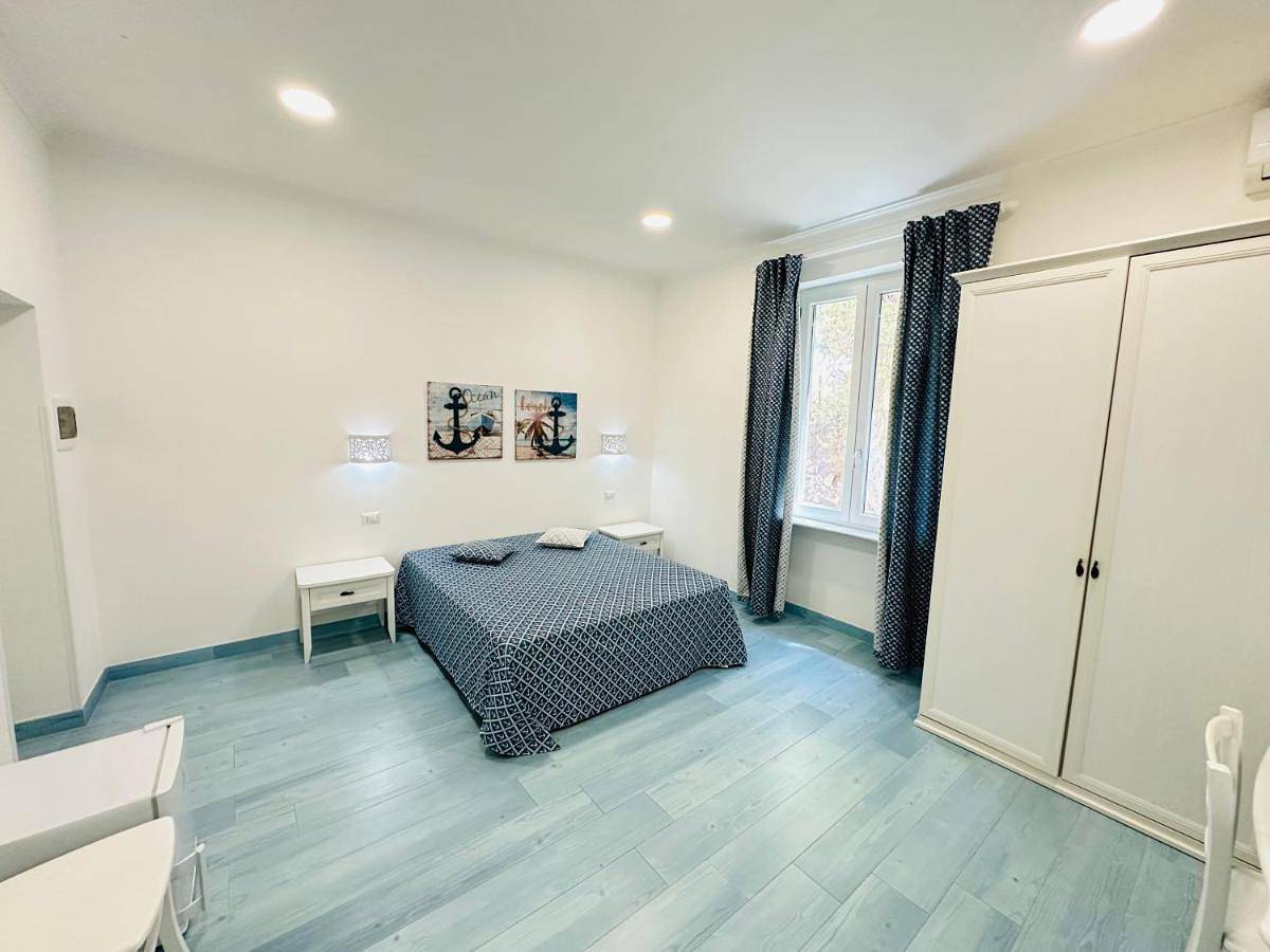 Double Room with Terrace in La parata, Ponza