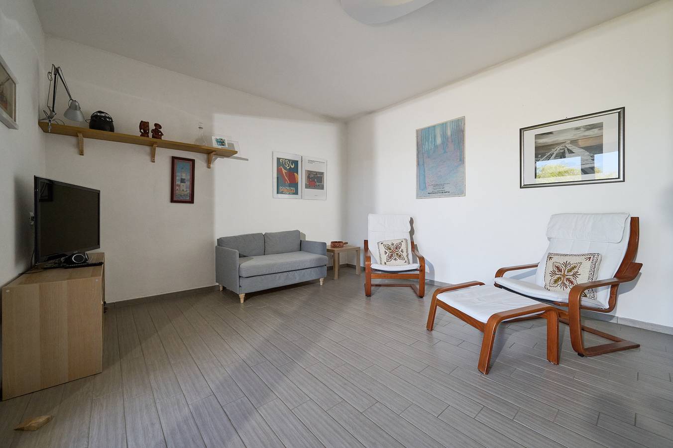 Appartement entier, Appartement "La Casa Rossa" avec terrasse partagée, Wi-Fi et climatisation in Riotorto, Côte des Étrusques