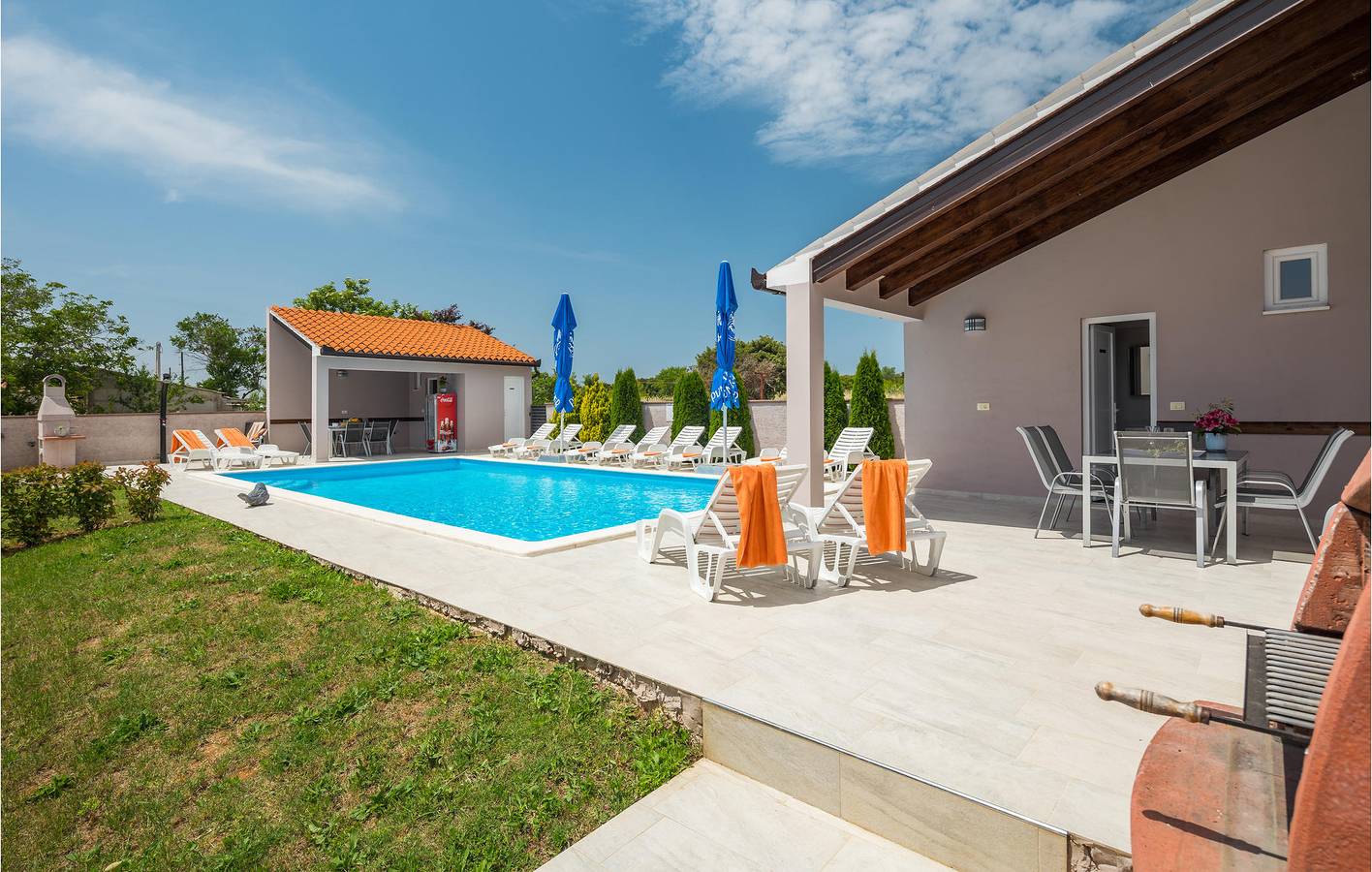 Charmantes Apartment mit einem Schlafzimmer, Pool und Terrasse in der Nähe des Flughafens Pula in Valtura, Südküste Istrien