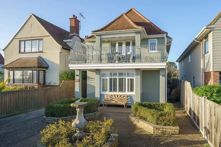 Beach house for 8 people, with pets in Norfolk