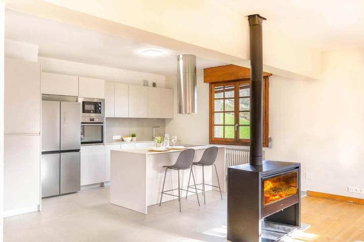 Casa rural con piscina para 12 personas, con piscina y jardín en Navarra - 2