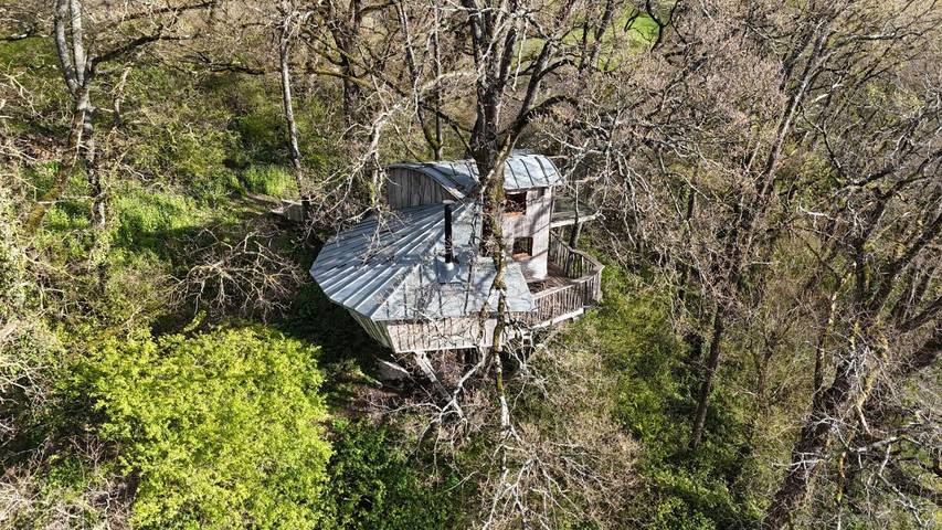 Gîte pour 4 personnes, avec jardin et piscine ainsi que sauna et vue à L'Isle-Bouzon - 2