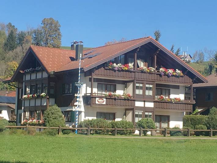Ferienwohnung für 3 Personen, mit Balkon und Terrasse sowie Garten in Altstädten