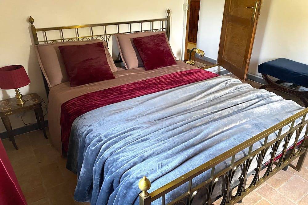 Beautiful Dimora Civita Of Bagnoregio -3 bedrooms 2 bathrooms-family-garden-whole house in Bagnoregio, Viterbo Provinz