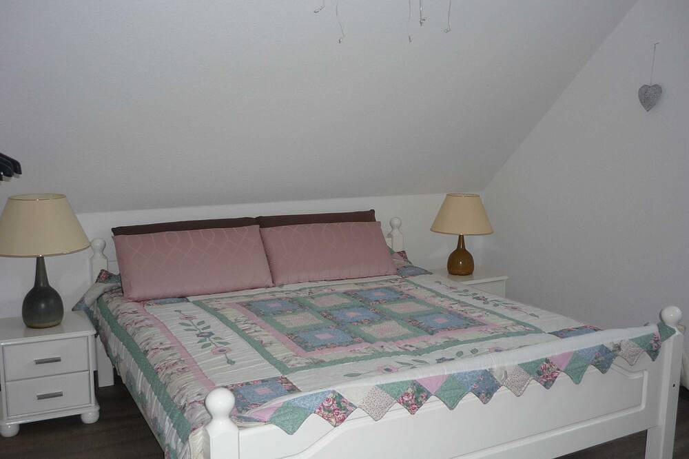 Ganze Wohnung, Klütz: Fewo mit 2 Schlafzimmern und modernem Bad - Ferienwohnung Klütz in Oeversee, Grünes Binnenland