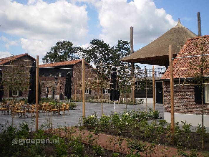 Ferienhaus für 80 Personen, mit Balkon/Terrasse und Terrasse sowie Seeblick in Hapert