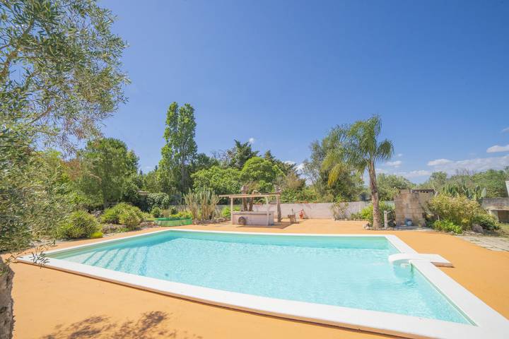 Agriturismo per 9 persone, con piscina in Provincia di Lecce