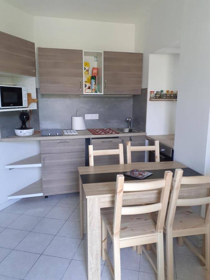 Gîte pour 4 personnes, avec balcon à Tence - 2