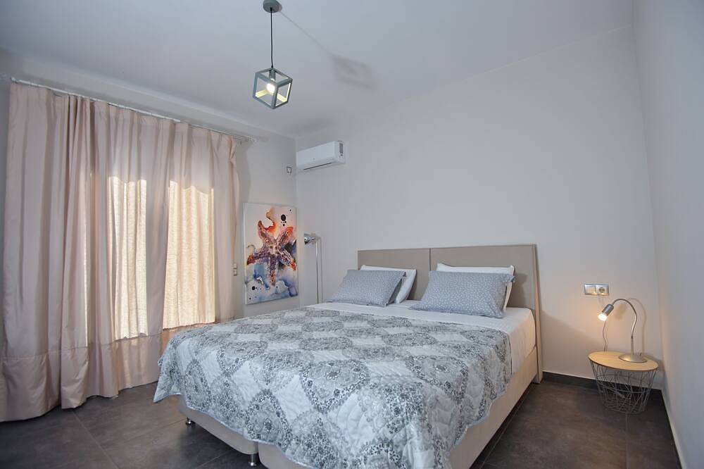 Enjoy the private pool at fully equipped, modern beach house. in Alonissos