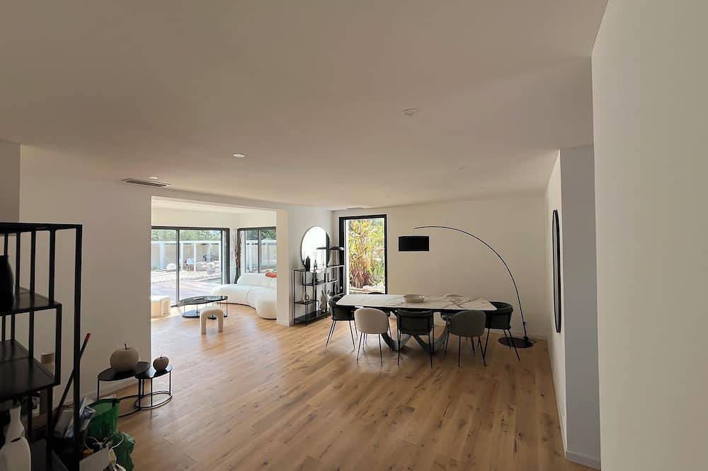 House, pool, jacuzzi 5 mins from cassis perfect for 2 couples/children in Carnoux-en-Provence, Marseille region