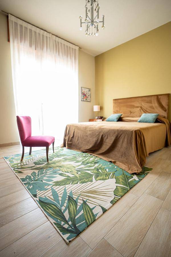 Chambre d’hôte pour 3 personnes, avec jacuzzi ainsi que jardin et piscine à Cisterna d'Asti