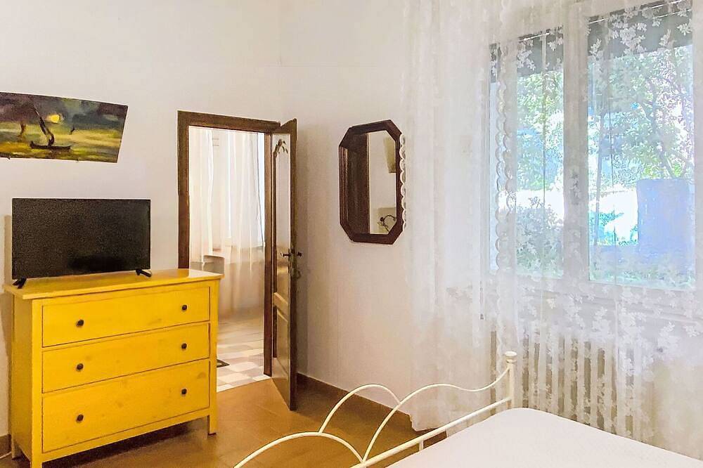 Hel lejlighed, Lovely apartment for 6 people with Wifi, Tv, patio and pets allowed in Castiglioncello, Etruscan Kyste