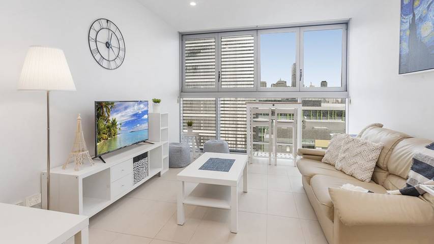 Holiday letting for 3 people, with pool in Brisbane