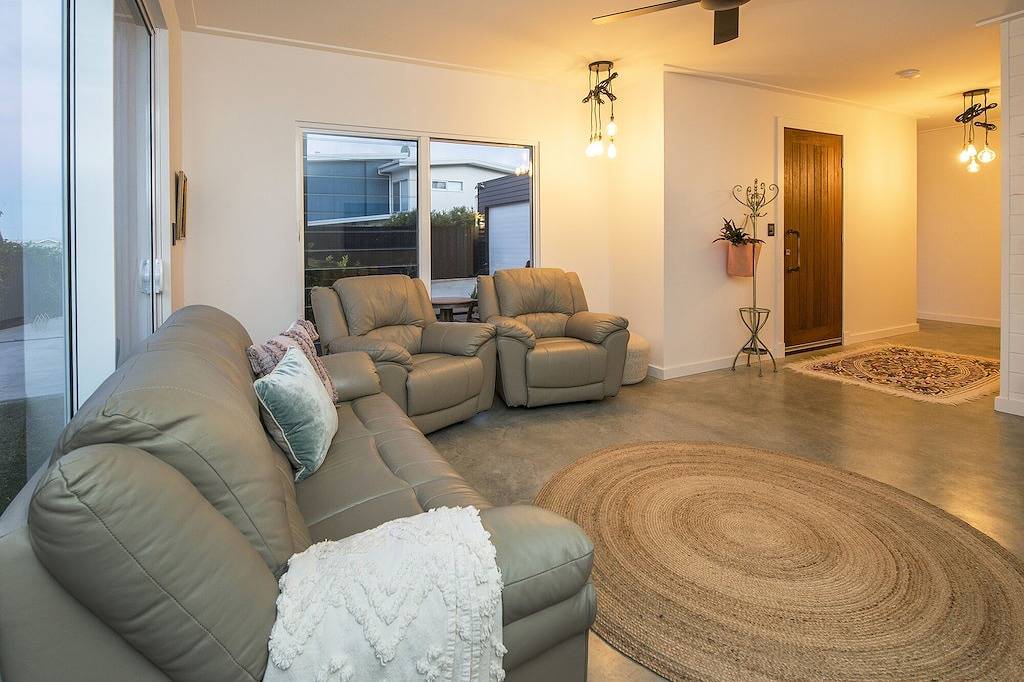 Maison Bleue Ocean Views and Beachside Family Fun in Dunsborough, Western Australia