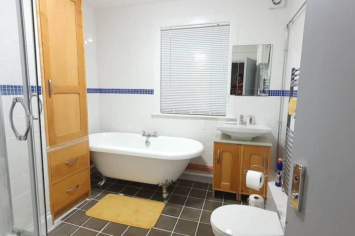 Entire apartment, Grace Apartments - Living Waters 1 in Ashford, Ashford region