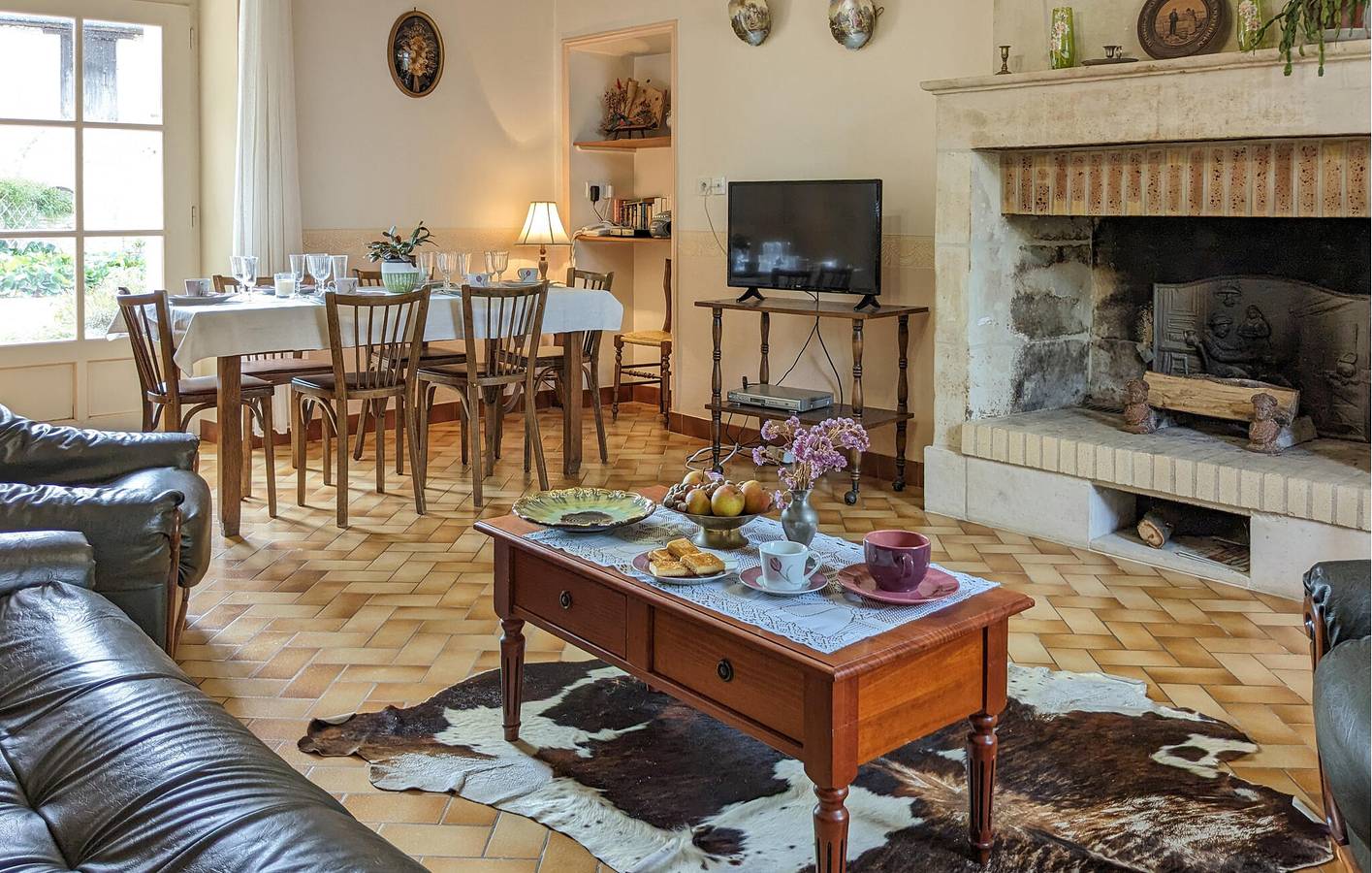 Appartement confortable avec piscine et WiFi à 2.5km de Ceaux-en-Loudun in Ceaux-en-Loudun, Vienne (France)