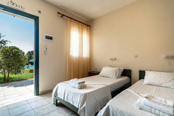 Entire studio, Studio Apartment "Anemona 2" with Shared Pool & Wi-Fi in Markopoulo (Kefalonia), Pastra