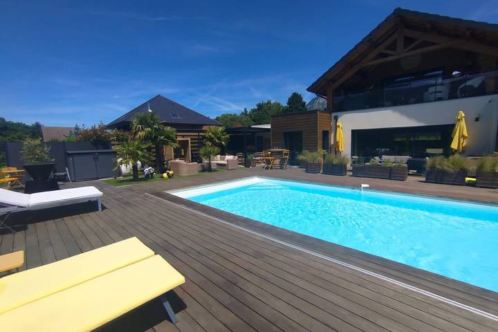 Chalet para 6 personas, con piscina y sauna además de jacuzzi y terraza en Savoie