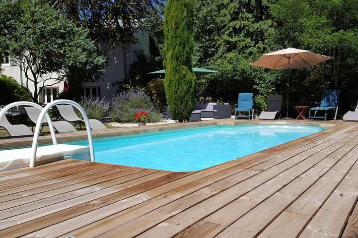 Location de vacances pour 4 personnes, avec jardin et piscine à Fontiers-Cabardès