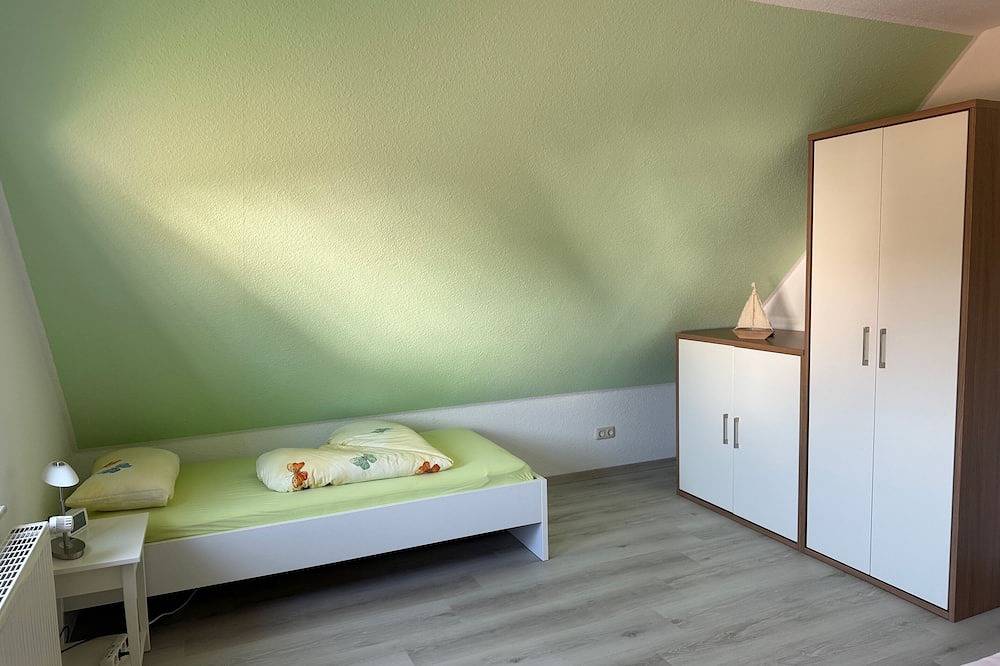 Schönes Ferienhaus am Ihler Meer in Ihlow, Nordseeküste