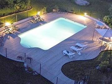 Hôtel pour 3 personnes, avec piscine ainsi que jardin et sauna à Chaux-des-Crotenay