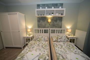 Villa for 12 Guests in Győr-Moson-Sopron megye, Western Transdanubia, Picture 4