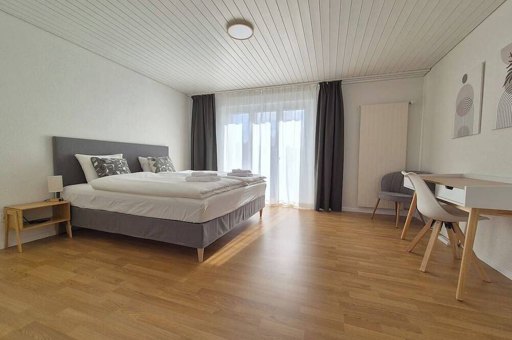 Apartamento entero, Apartment for 7, close to Zürich and Luzern, free private parking in Wohlen, Aargau-Basel
