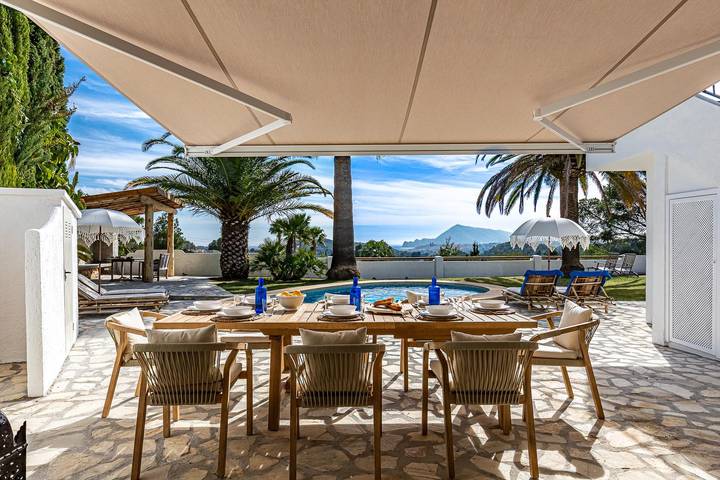 Ferienanlage für 8 Personen, mit Meerblick und Garten sowie Pool