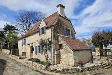 Gîte pour 6 personnes, avec jardin ainsi que jacuzzi et terrasse à Mayrac