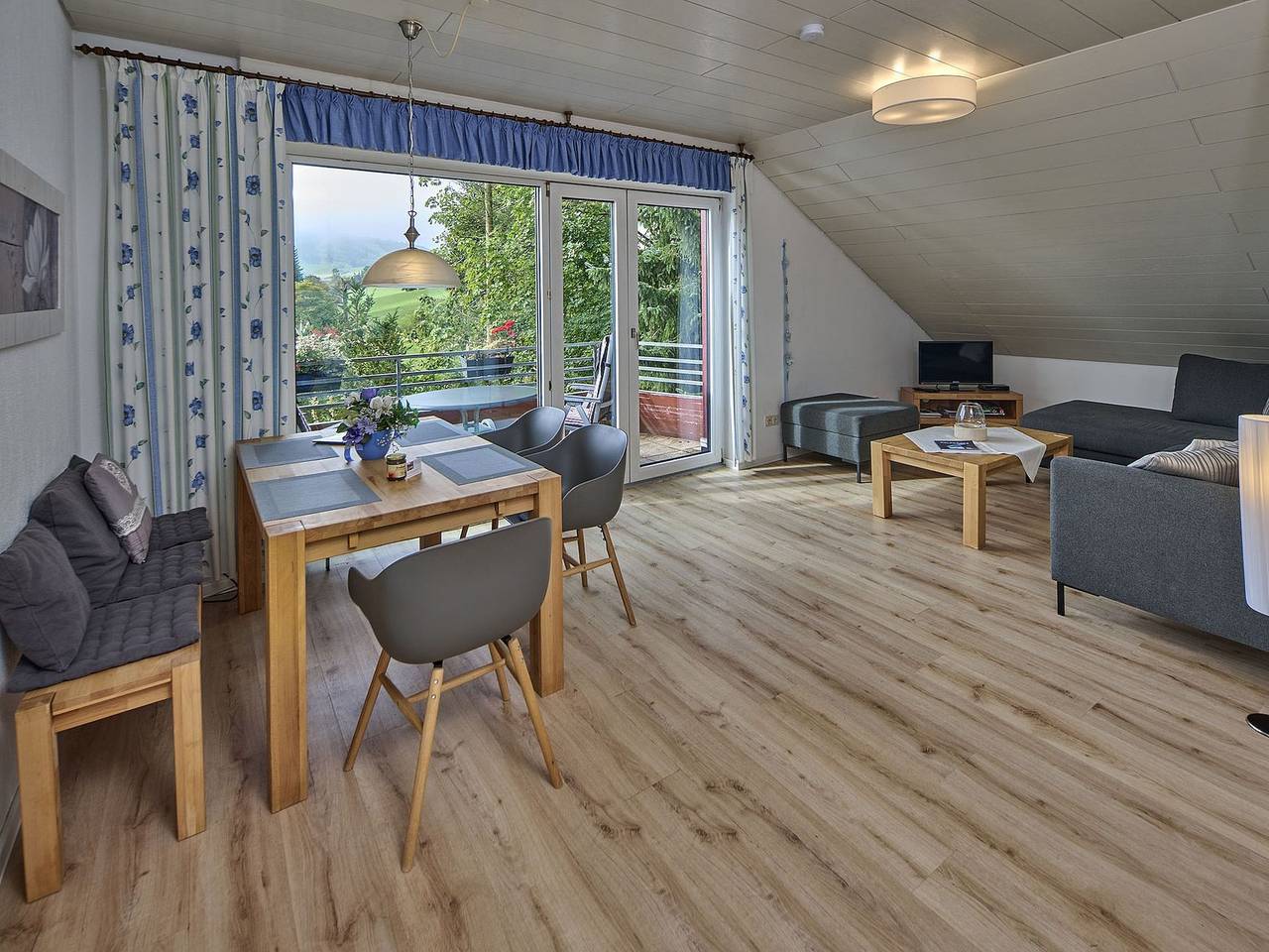 Apartamento entero, Ferienwohnung Ettelsberg - Ferienwohnung mit Balkon, max. 5 Personen in Willingen, Upland