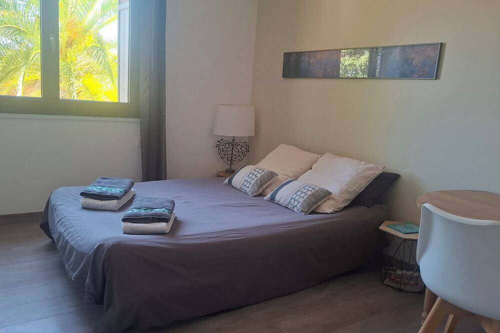 Villa between Aix-en-Provence and Marseille, in a green setting in Bouc-Bel-Air, Aix-en-Provence region