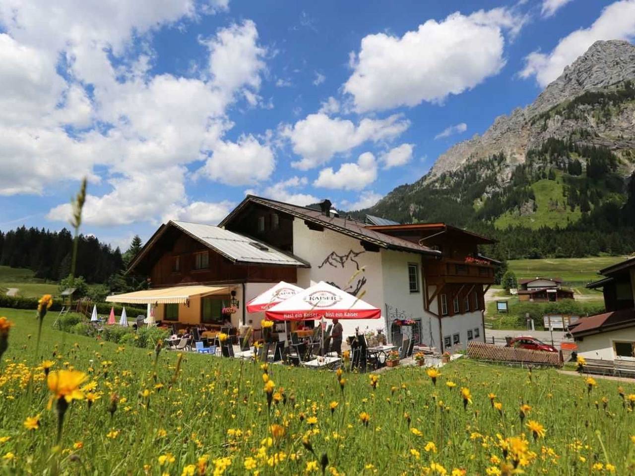 Ganze Wohnung, Landgasthof Schuster - Hahnenkamm E in Nesselwängle, Allgäuer Alpen (Österreich)