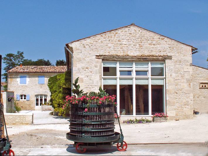 Gîte pour 6 personnes, avec Piscine à Saint-Palais-de-Phiolin