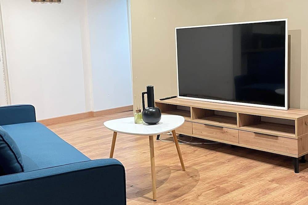 Entire apartment, The ambitious - elegant apartment 500m from the station! in Vienne (Isère), Vienne region