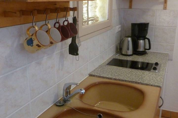Appartement entier, Studio avec belle vue, au calme, centre Var, Le Luc en Provence in Le Luc, Région de Draguignan