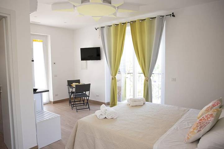 Appartamento intero, Yellow Monolocale in Gragnano, Monti Lattari