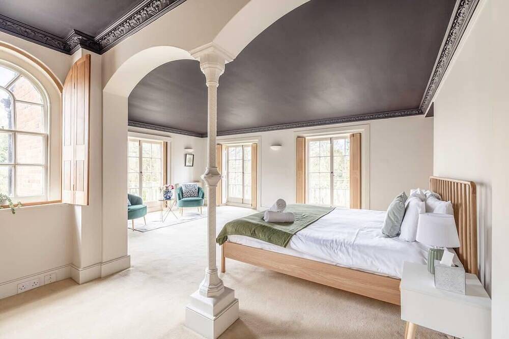 Historic River View Home in Windsor - By Tempstay in Windsor, Berkshire