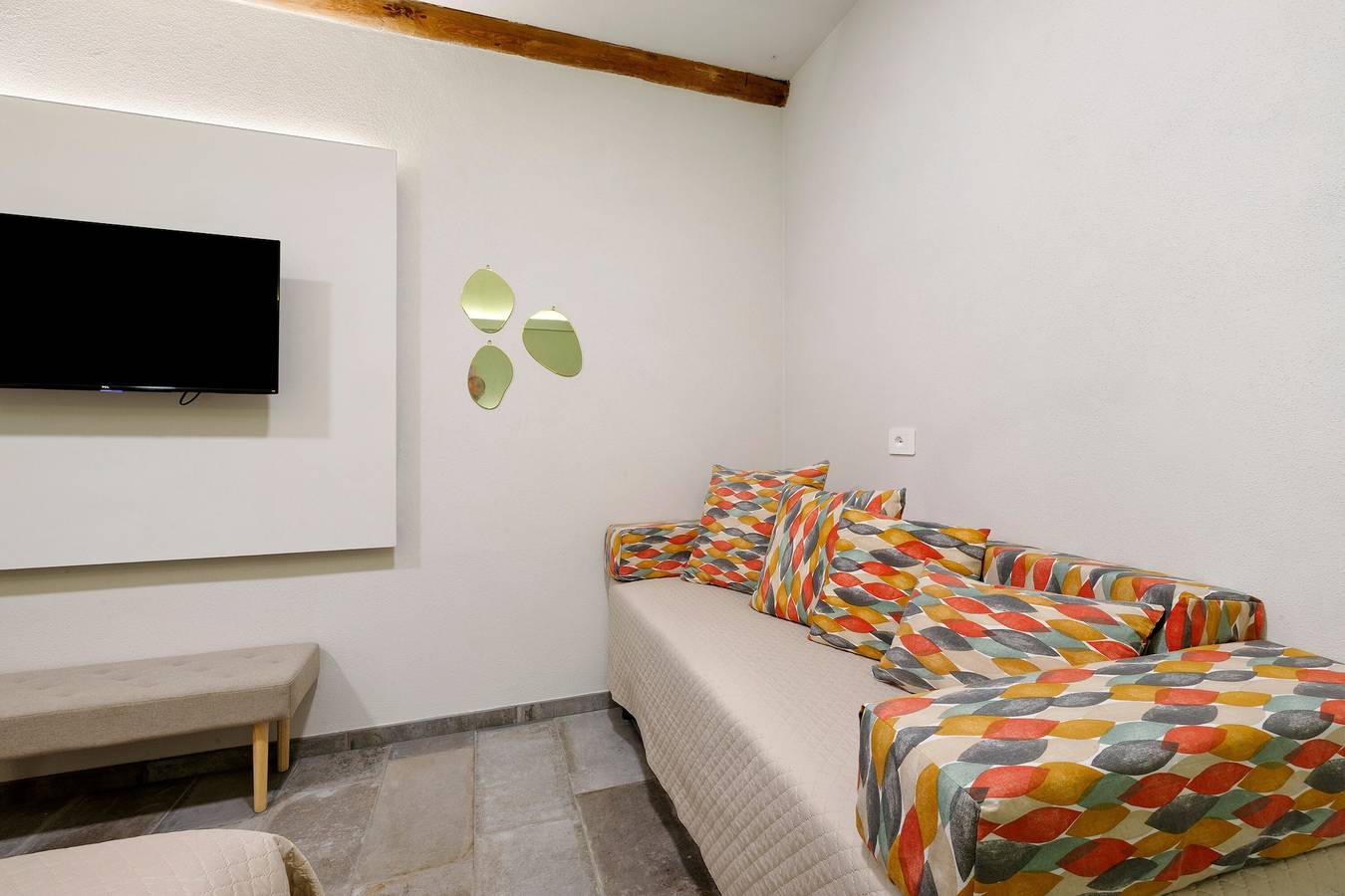 Farmhouse 'Al Campo Del Nocciolo Agriturismo' with Mountain View, Wi-Fi and Air Conditioning in Busca, Cuneo Province
