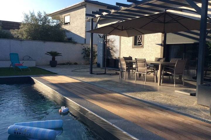 Location de vacances pour 6 personnes, avec terrasse et jardin à Ghisonaccia