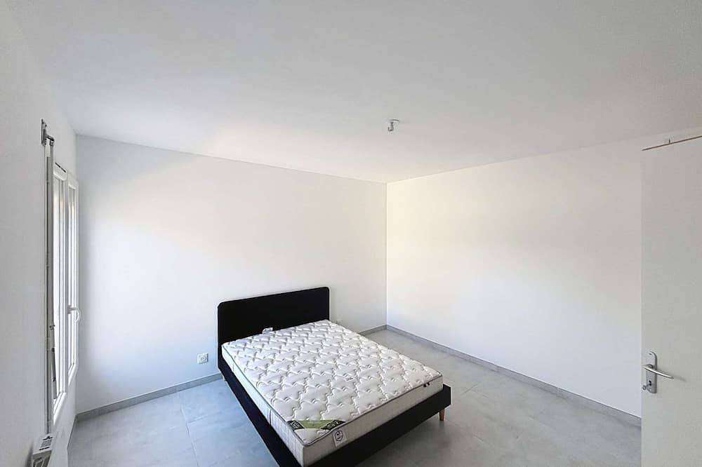 2-bedroom house, sleeps 6 in Médis, Côte de Beauté