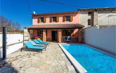 Ferienhaus für 6 Personen, mit Terrasse und Garten in Barban