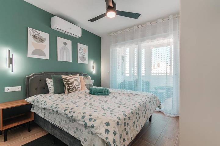 Apartamento para 6 personas, con vistas además de piscina y balcón en La Zenia