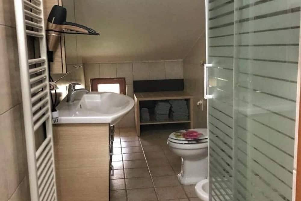 Villa Aresini Relais & Spa room with private outdoor Jacuzzi in Montemiletto, Provincia d'Avellino
