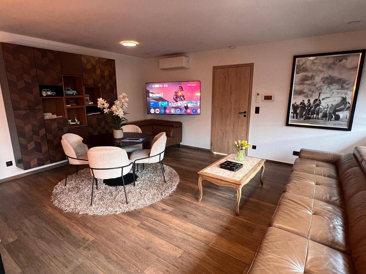 Villa de Luxe - Parking Gratuit in Hensies, Hainaut