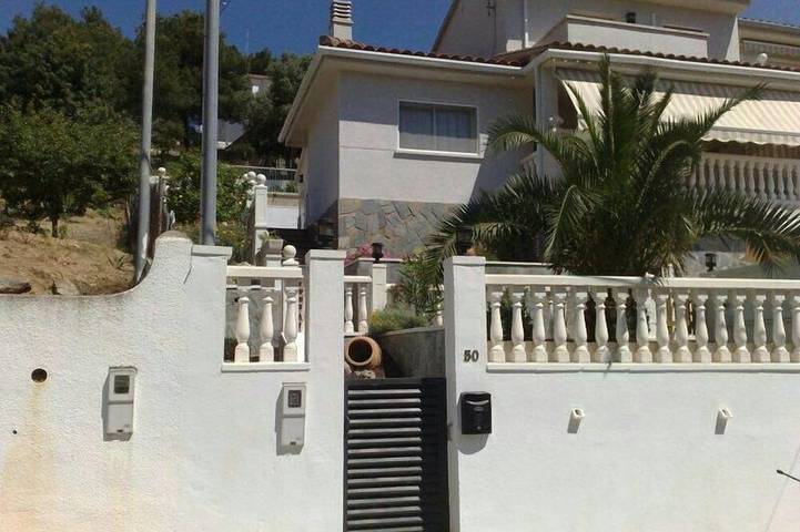 Location de vacances pour 6 personnes, avec jardin et balcon à Cubelles